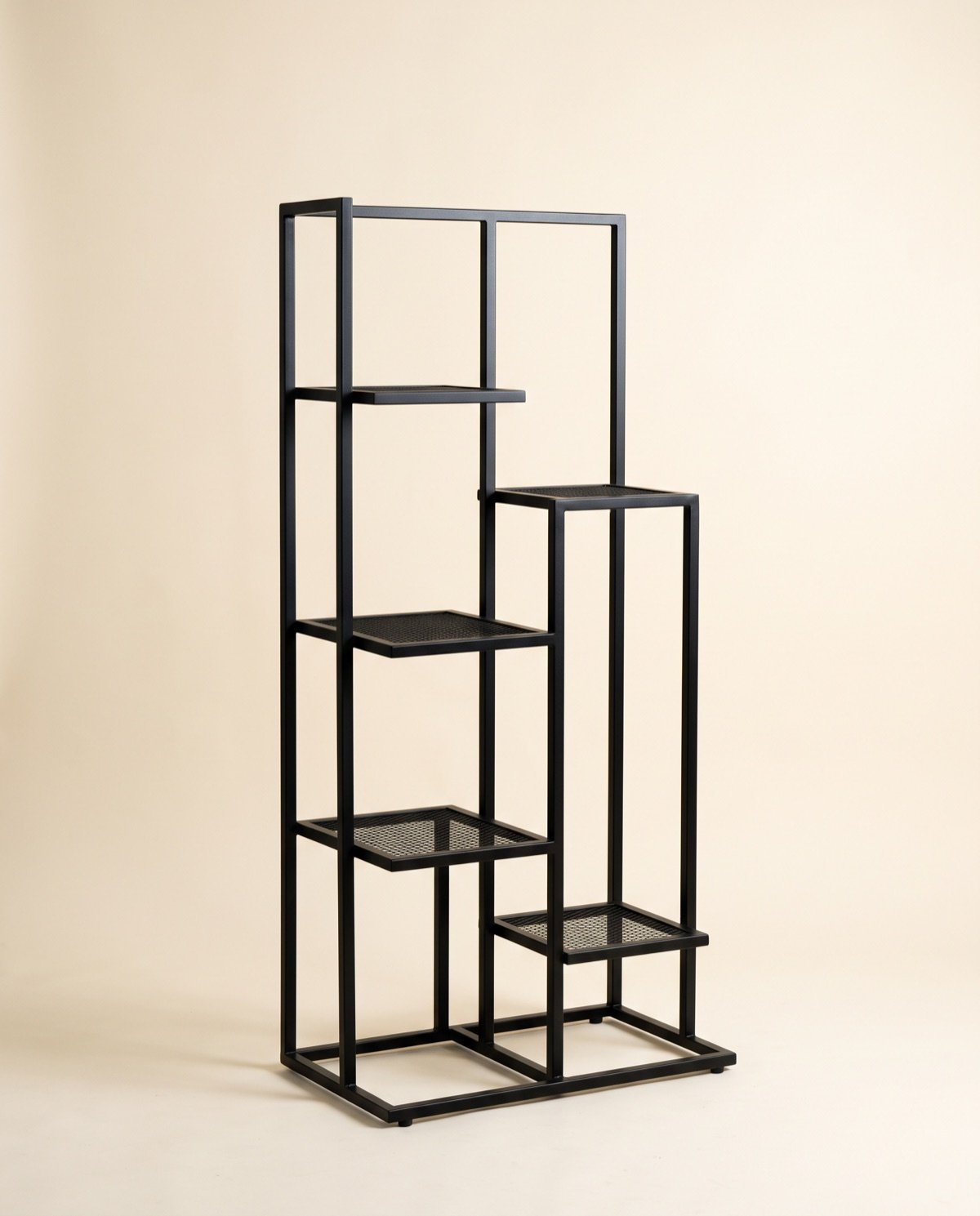 Detachable Metal Stands (H 3.5 ft × L 1.5 ft)